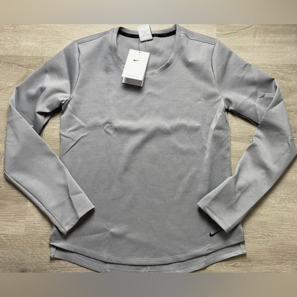 Nike Women’s Therma Long Sleeve